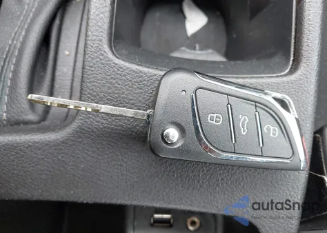 2016 Ford Focus S из США, поврежденный, VIN 1FADP3E21GL224403